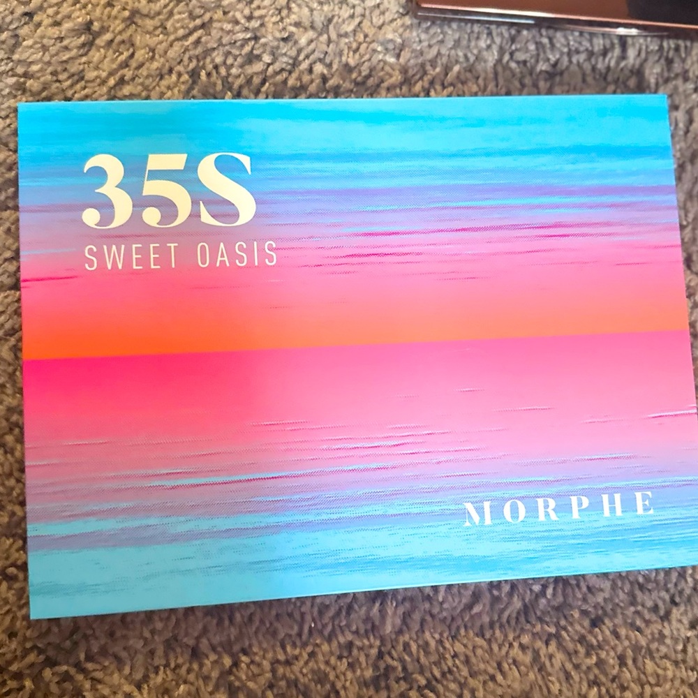 Morphe 35s sweet oasis palette